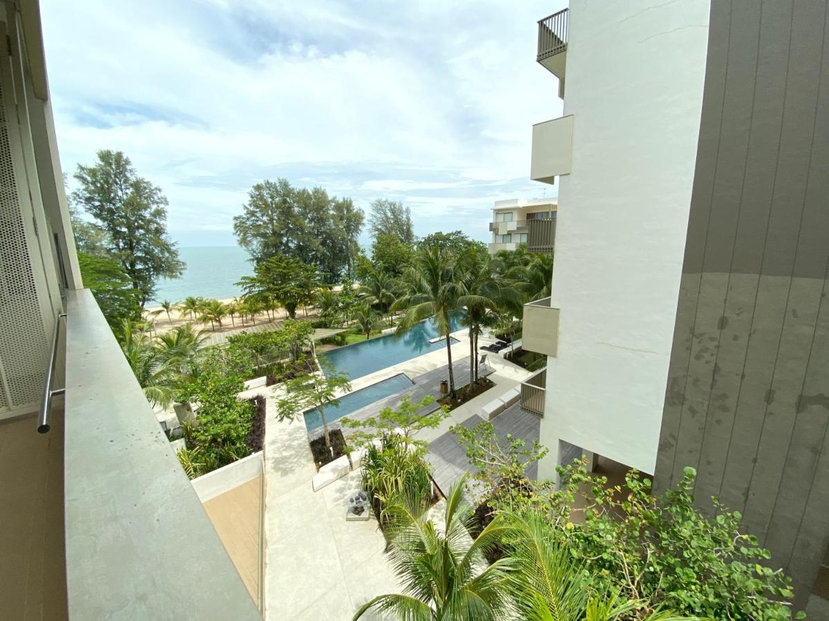 By The Sea@ Cozy Beachfront Home Batu Feringgi Buitenkant foto