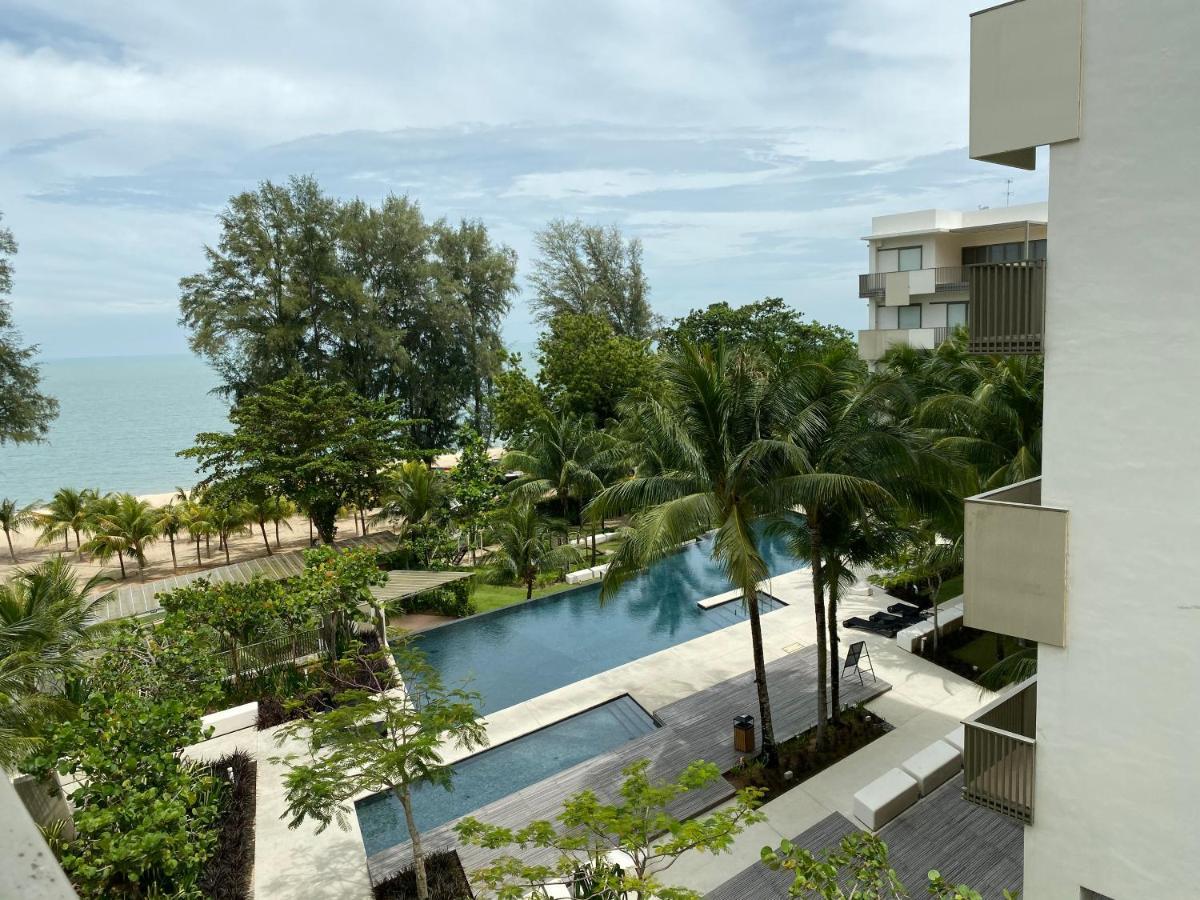 By The Sea@ Cozy Beachfront Home Batu Feringgi Buitenkant foto