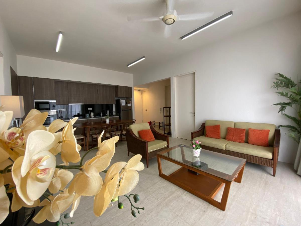 By The Sea@ Cozy Beachfront Home Batu Feringgi Buitenkant foto