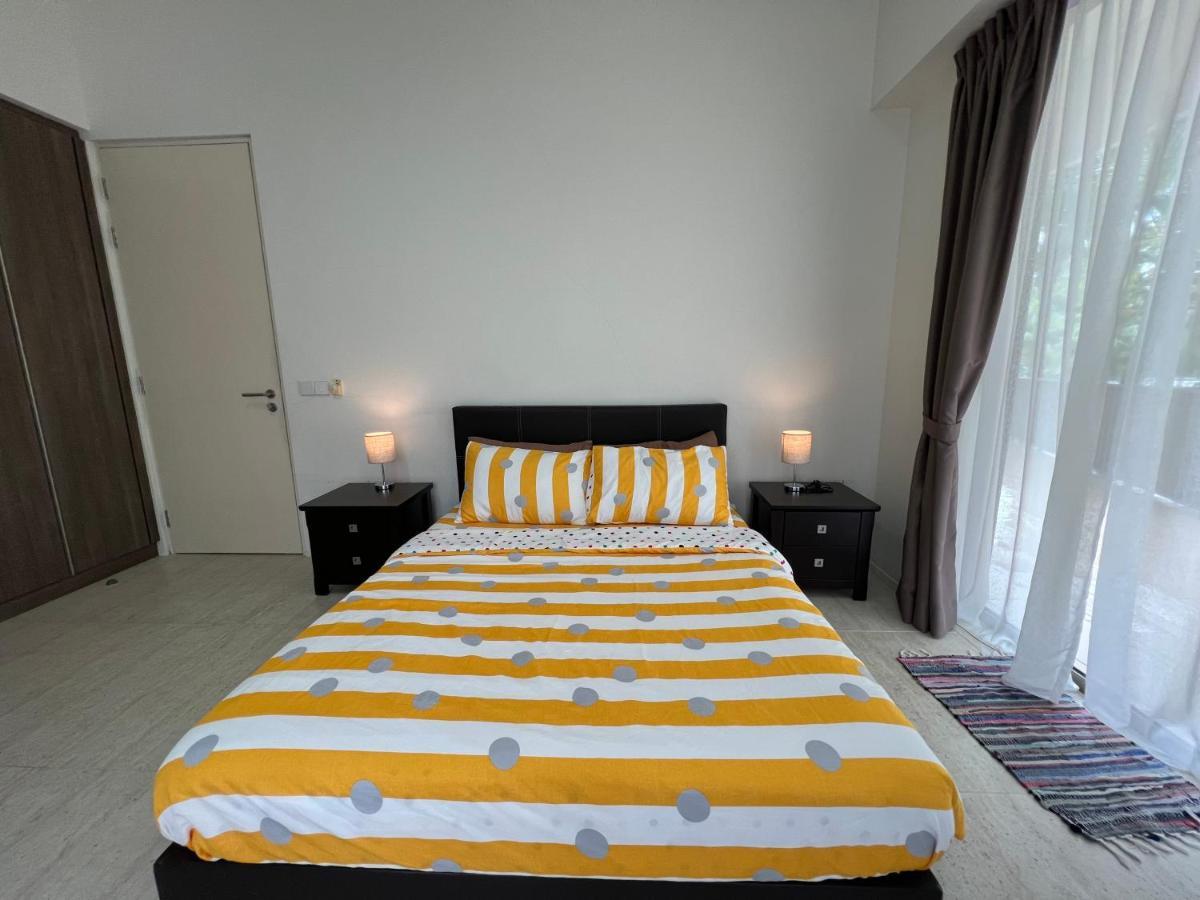 By The Sea@ Cozy Beachfront Home Batu Feringgi Buitenkant foto